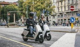 雅迪新款爆料视频,科技升级，引领绿色出行新潮流