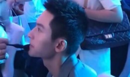 娱乐圈演唱会吃瓜的明星,幕后故事与精彩瞬间