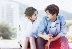 鹿晗关晓彤的最新爆料,恋爱日常甜蜜满满，幸福指数飙升